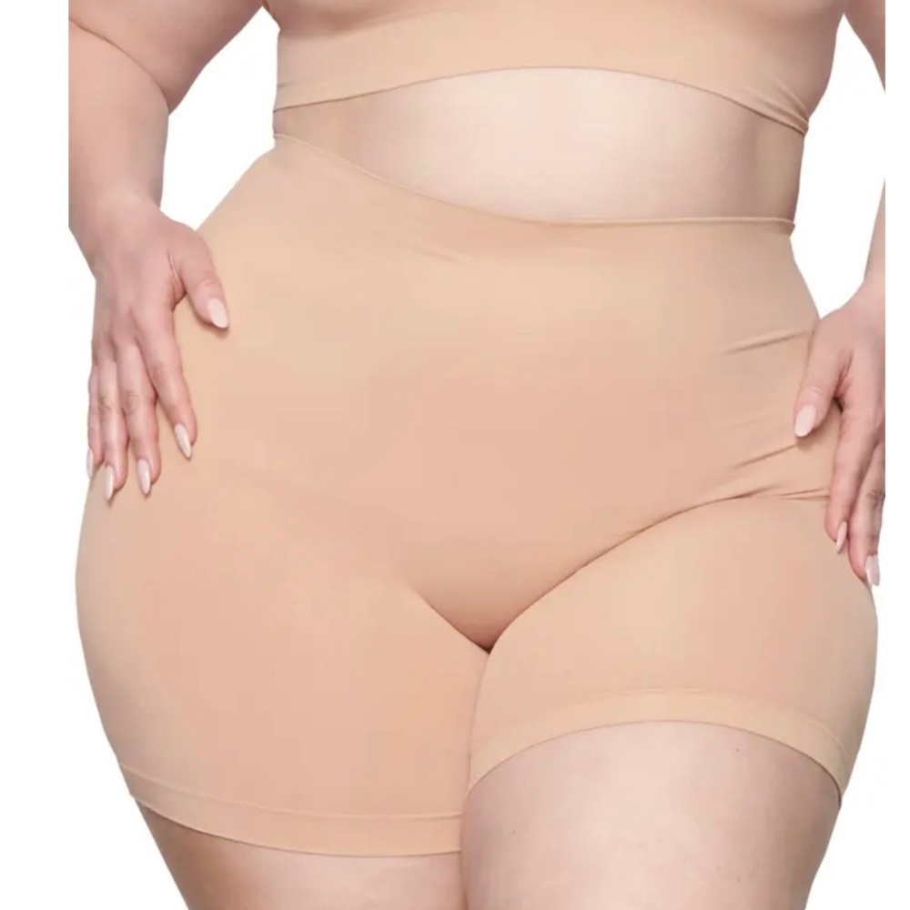 SKIMS Soft Smoothing Shorts